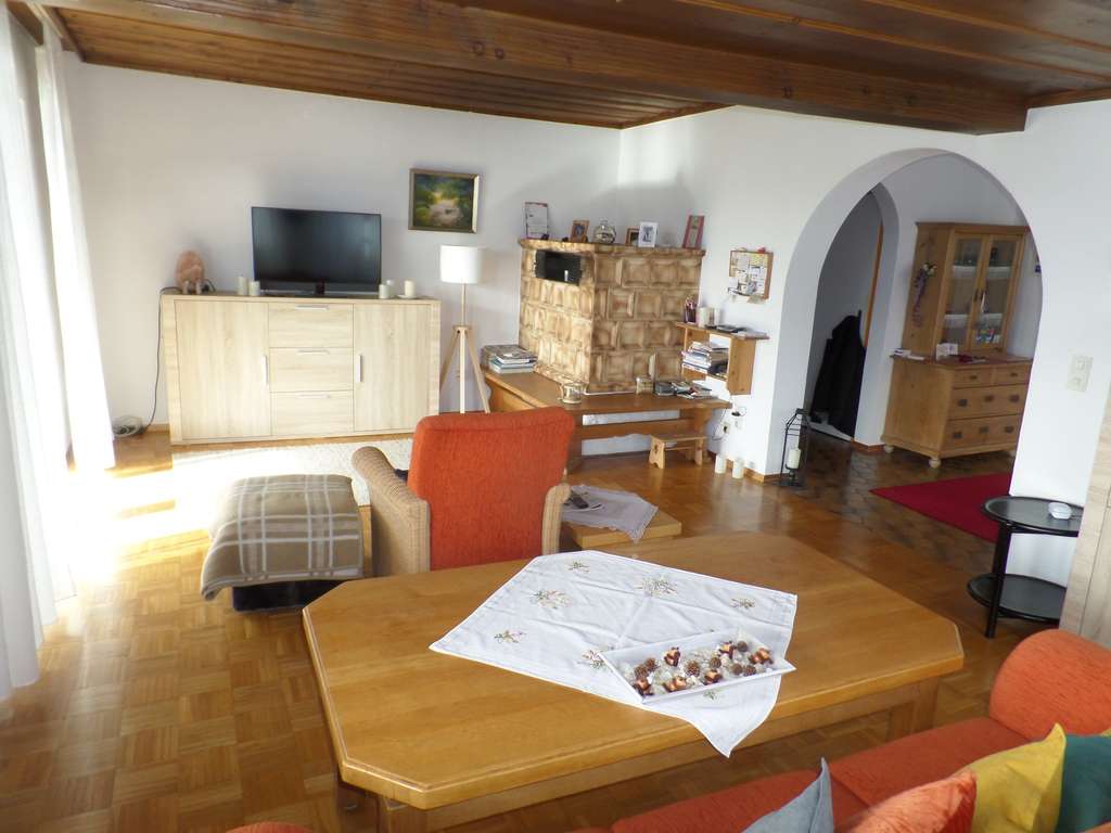 Immobilie in Murnau am Staffelsee - Für Eigennutzer/Kapitalanleger:Gepflegte 3,5 Zimmer-OG-Whg. mit großem S-Balkon in sehr ruhiger Lage - Bild 2