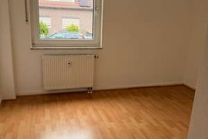 In begehrter Wohnlage, Nähe Fahrradtrasse. Mit neuer Einbauküche. Erdgeschoss Whg. mit Balkon. – Grunertstraße 52, 45143 Altendorf, Essen – Vorschaubild 12