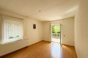 Sanierungsbedürftiges Einfamilienhaus auf ruhigem, sonnigem Grundstück in Berlin-Mahlsdorf – Die vollständige Adresse der Immobilie erhältst du vom Anbieter., 12623 Mahlsdorf, Berlin – Vorschaubild 2