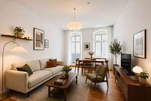 GRÜNDERZEIT-ALTBAUWOHNUNG MIT 2 BALKONEN, AUFZUG UND ENERGIEEFFIZIENZKLASSE B IN BESTLAGE