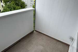 Modern renoviertes 1-Zimmer-Apartment mit Einbauküche, Balkon und toller Aussicht – Wandererstraße 9, 90431 Eberhardshof, Nürnberg – Vorschaubild 10