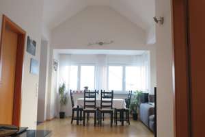traumhafte 3-Zimmer-DG Wohnung mit Loggia und grandioser Aussicht – Die vollständige Adresse der Immobilie erhältst du vom Anbieter., 74078 Neckargartach, Heilbronn – Vorschaubild 2