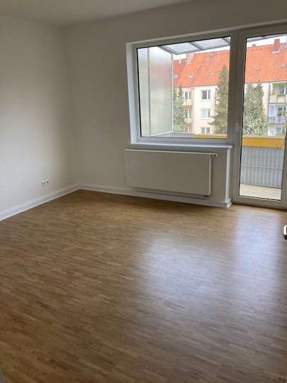 Sanierte lichtdurchflutete 3-Zimmer Wohnung mit Balkon