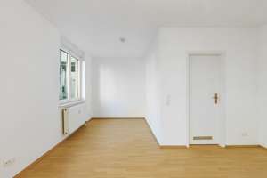 Attraktives Studio Apartment in Karlshorst: bezugsfrei, frisch renoviert und mit Balkon – Die vollständige Adresse der Immobilie erhältst du vom Anbieter., 10318 Karlshorst, Berlin – Vorschaubild 2