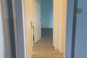 Frisch renoviert! 2-Zimmer-Apartment mit Balkon, neues Tageslichtbad mit Wanne, neuer Boden – Gerresheimer Straße 144, 40625 Flingern Süd, Düsseldorf – Vorschaubild 7