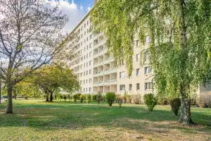 Neu sanierte 3-Raum-Erdgeschosswohnung mit Balkon – Altendorfer Str. 50, 9113 Chemnitz – Vorschaubild 1