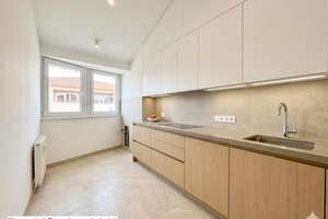 Lichtdurchflutetes 3-Zimmer-Penthouse mit Dachterrasse und TG-Stellplatz – Die vollständige Adresse der Immobilie erhältst du vom Anbieter., 1309 Striesen-West, Dresden – Vorschaubild 19