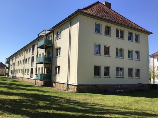 Schöne Fünf-Raum-Wohnung mit Balkon in Gotha!