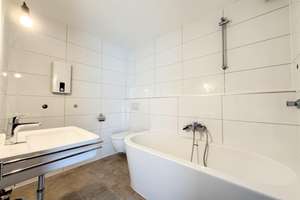 Haus-im-Haus-Charakter: Großzügige 142-m²-Maisonettewohnung mit Terrasse und Garten – Die vollständige Adresse der Immobilie erhältst du vom Anbieter., 41462 Weißenberg, Neuss – Vorschaubild 14