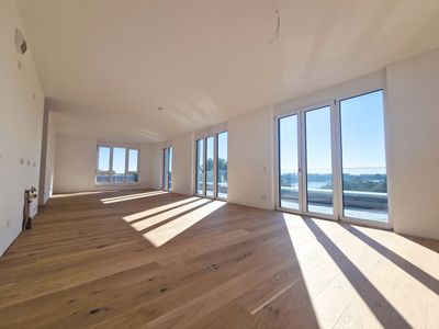 Exklusives Penthouse mit großzügiger Dachterrasse in begehrter Rheinlage