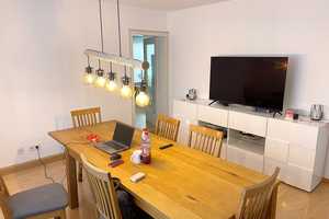 Gepflegtes 4 Familienhaus in ruhiger Lage, mit Balkon, Dachterrasse und 2 Garagen – Esslingen (Kreis) – Vorschaubild 9