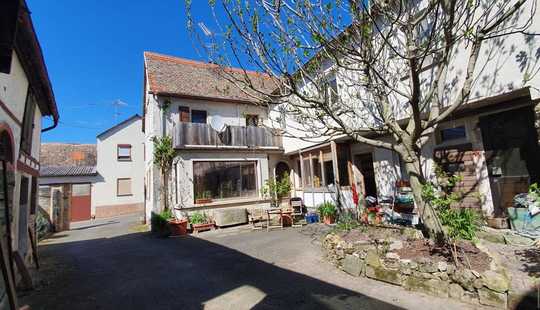 Bild von HEMING-IMMOBILIEN -  7 ZKB - charmante Hofreite mit großer Scheune/Halle