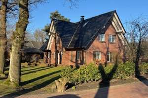 Einfamilienhaus zu vermieten mit Carport – Die vollständige Adresse der Immobilie erhältst du vom Anbieter., 26215 Wiefelstede – Vorschaubild 1