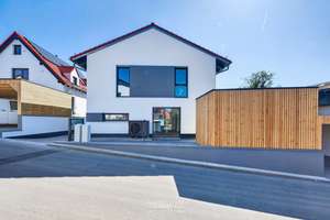 Hochwertige Neubau-Doppelhaushälfte KfW40 – Ihr neues Zuhause in Thalmassing! – Die vollständige Adresse der Immobilie erhältst du vom Anbieter., 93107 Thalmassing – Vorschaubild 13