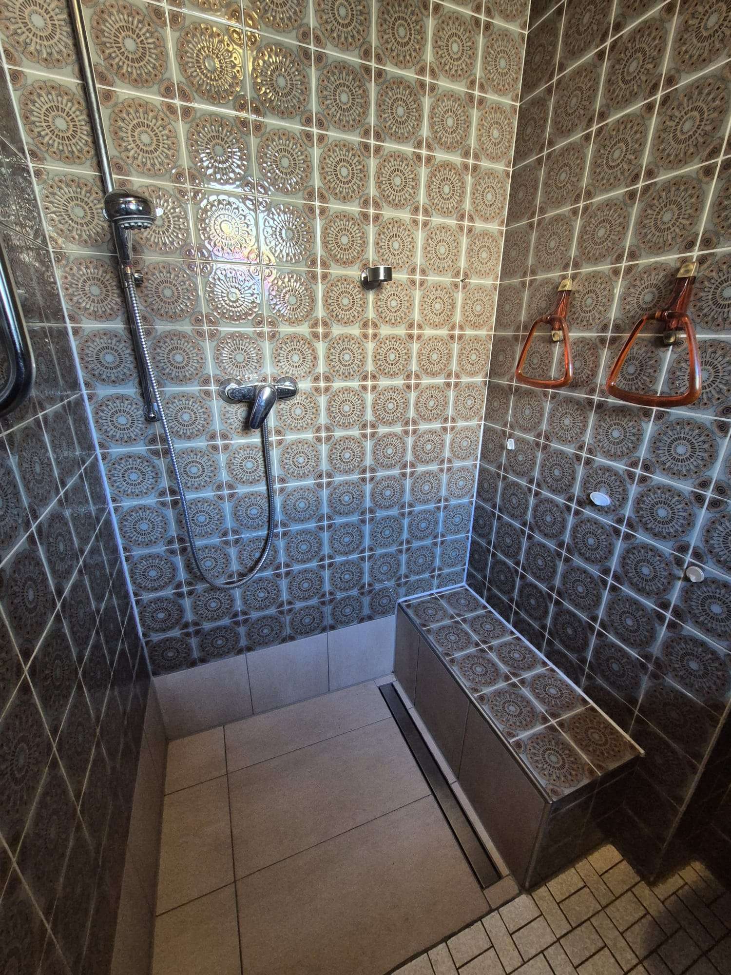 Immobilie in Löf - Einfamilienhaus mit viel Platz (2 Garagen, 2 Parkplätze, 1 Carpot und 2 Balkone)  - ohne Provision - Bild 3