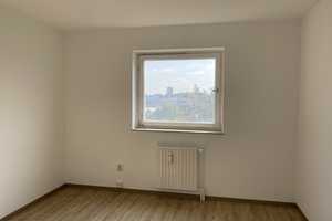 Zimmer innerhalb einer 3er-WG // 4.OG links, Zimmer 1219 – Eisenacher Str. 31, 38444 Wolfsburg – Vorschaubild 2