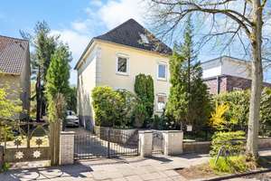 Charmante Stadtvilla mit Vollkeller und großzügigem Süd-Grundstück in ruhiger Anwohnerstraße – Die vollständige Adresse der Immobilie erhältst du vom Anbieter., 22159 Farmsen-Berne, Hamburg – Vorschaubild 32