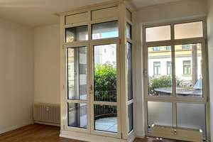 **Helle 1-Raum Wohnung mit EBK und Balkon**