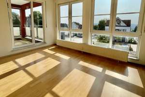 Attraktive und geräumige 2-Zimmer-Wohnung mit Balkon – Hauptstraße 25, 74382 Neckarwestheim – Vorschaubild 3