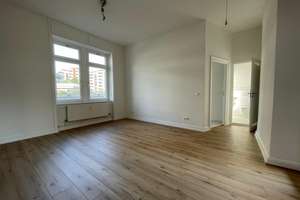 Sehr helle 2 - Zimmer - Wohnung mit Balkon im Herzen von Biebrich*** – Bunsenstraße 1, 65203 Biebrich, Wiesbaden – Vorschaubild 1