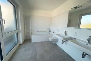 Schöner Wohnen im Neubau mit Dachterrasse, hellem Wohnbereich, Einbauküche, 2 Bäder, Abstellraum – Biklenstraße 10, 70327 Untertürkheim (Ortsteil), Stuttgart – Vorschaubild 8