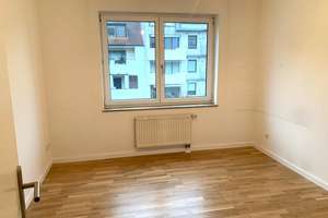 Gerresheim: Stilvolle 3-Zimmer-Wohnung mit Süd-Loggia und Aufzug in begehrter Lage – Die vollständige Adresse der Immobilie erhältst du vom Anbieter., 40625 Gerresheim, Düsseldorf – Vorschaubild 13