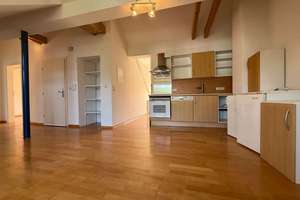 Dachgeschosswohnung mit Einbauküche in begehrter Lage