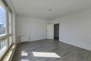 Fully Renovated 2-Room Apartment with a built-in kitchen – Limited 1-Year Lease from 01.09.2025 – Singerstraße 111, 10179 Berlin – Vorschaubild 10