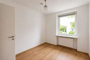 Moderne 3-Zimmerwohnung mit großzügigem Balkon zur Südwestseite und Blick in den schönen Garten – Lohkoppelweg 1, 22529 Lokstedt, Hamburg – Vorschaubild 9
