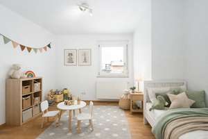 Ankommen & wohlfühlen: Modernes Reihenhaus mit Dachterrasse in beliebter Lage von Neumarkt i.d.Opf. – Die vollständige Adresse der Immobilie erhältst du vom Anbieter., 92318 Neumarkt in der Oberpfalz – Vorschaubild 9