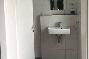 Exklusive 4-Zimmer-Doppelhaushälfte mit gehobener Innenausstattung und EBK in München Freimann – Thujaweg 2a, 80939 München – Vorschaubild 11