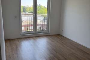 Helle 3-Zimmer Wohnung im 4. OG mit Balkon in Köln-Ostheim – Die vollständige Adresse der Immobilie erhältst du vom Anbieter., 51107 Ostheim, Köln – Vorschaubild 2