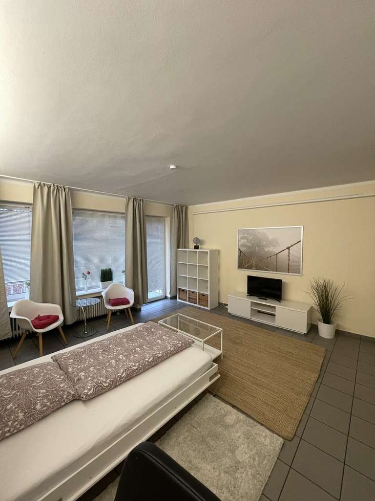 Schöne 2-Zimmer Wohnung (2 Balkone) - Düsseldorf Altstadt nähe Carlsplatz