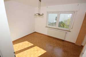 ...das gepflegte Wohnhaus mit zwei Garagen, Carport und dem Charme der fünfziger Jahre! – Reutlingen (Kreis) – Vorschaubild 10