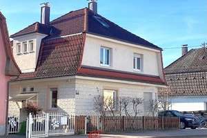 Gelegenheit - Vor einigen Jahren umfangreich renoviert! EFH, ebener, schöner Garten, 3 Stellplätze! – Die vollständige Adresse der Immobilie erhältst du vom Anbieter., 73035 Göppingen – Vorschaubild 1