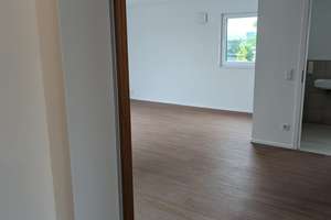 2 - Zimmer lichtdurchflutet mit Stellplatz im Herzen von Sand – Sander Straße 223, 51465 Sand, Bergisch Gladbach – Vorschaubild 2
