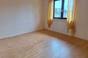 Zweifamilienhaus mit schönem Garten!
P R E I S R E D U Z I E R U N G !! – Die vollständige Adresse der Immobilie erhältst du vom Anbieter., 96237 Ebersdorf bei Coburg – Vorschaubild 6