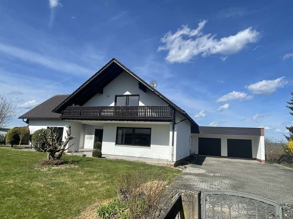 Immobilie in Kümmersbruck - Freistehendes Haus mit Stadtblick - Bild 1