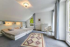 Familienidylle in Blankenese: charmantes Architektenhaus, eingebettet im Grünen – Die vollständige Adresse der Immobilie erhältst du vom Anbieter., 22587 Blankenese, Hamburg – Vorschaubild 12
