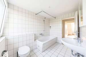 Attraktive Dachgeschosswohnung mit viel Tageslicht in Krefeld Benrad-Nord – Die vollständige Adresse der Immobilie erhältst du vom Anbieter., 47803 Benrad-Nord, Krefeld – Vorschaubild 8