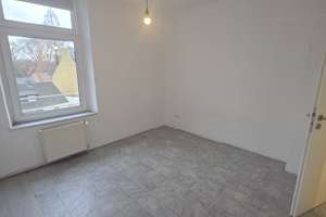 Helle 3-Zimmer-Wohnung ( 70 m²) mit hohen Decken und großen Fenstern in ruhiger Lage – Die vollständige Adresse der Immobilie erhältst du vom Anbieter., 47137 Untermeiderich, Duisburg – Vorschaubild 9