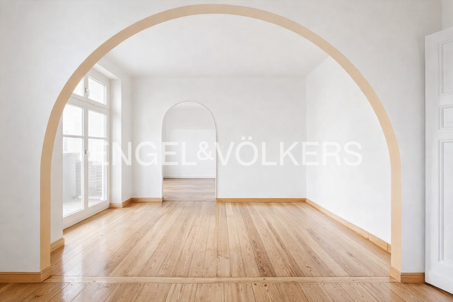 Helle Vier-Zimmer-Wohnung mit großem Gestaltungspotenzial, Berlin – Bild 1