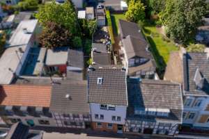 IHR WOHNPROJEKT MIT POTENZIAL – STADTHAUS MIT CHARAKTER UND PERSPEKTIVE IN ATTRAKTIVER RHEINLAGE – Die vollständige Adresse der Immobilie erhältst du vom Anbieter., 53227 Oberkassel, Bonn – Vorschaubild 3