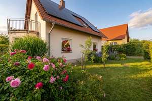 Einfamilienhaus in Niedrigenergiebauweise: Photovoltaik-Anlage, Brunnen, Wallbox – Die vollständige Adresse der Immobilie erhältst du vom Anbieter., 2625 Bautzen – Vorschaubild 2