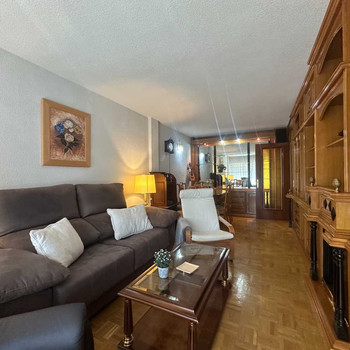 Entdecken Sie diese prächtige Wohnung im Herzen von Covibar.