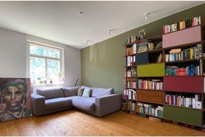 Liebevoll modernisierte 2,5-Zimmer-Altbauwohnung mit Garage in Stuttgart-West