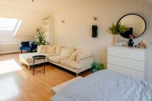 Lichtdurchflutete 3 ZKB DG-Wohnung in der Schwetzingerstadt – Die vollständige Adresse der Immobilie erhältst du vom Anbieter., 68165 Schwetzingerstadt/Oststadt, Mannheim – Vorschaubild 2