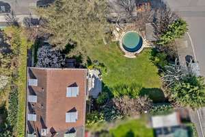 Traumhafte Ruheoase! Elegantes Stadthaus mit 700m² Grundstück, Pool und einzigartigem Garten – Die vollständige Adresse der Immobilie erhältst du vom Anbieter., 90439 St. Leonhard, Nürnberg – Vorschaubild 23