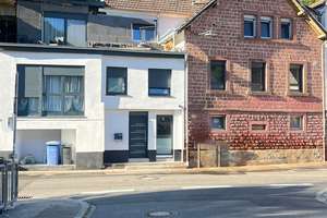Modernes Wohnen im Pfälzerwald – Einfamilienhaus zu vermieten – Die vollständige Adresse der Immobilie erhältst du vom Anbieter., 67471 Elmstein – Vorschaubild 1
