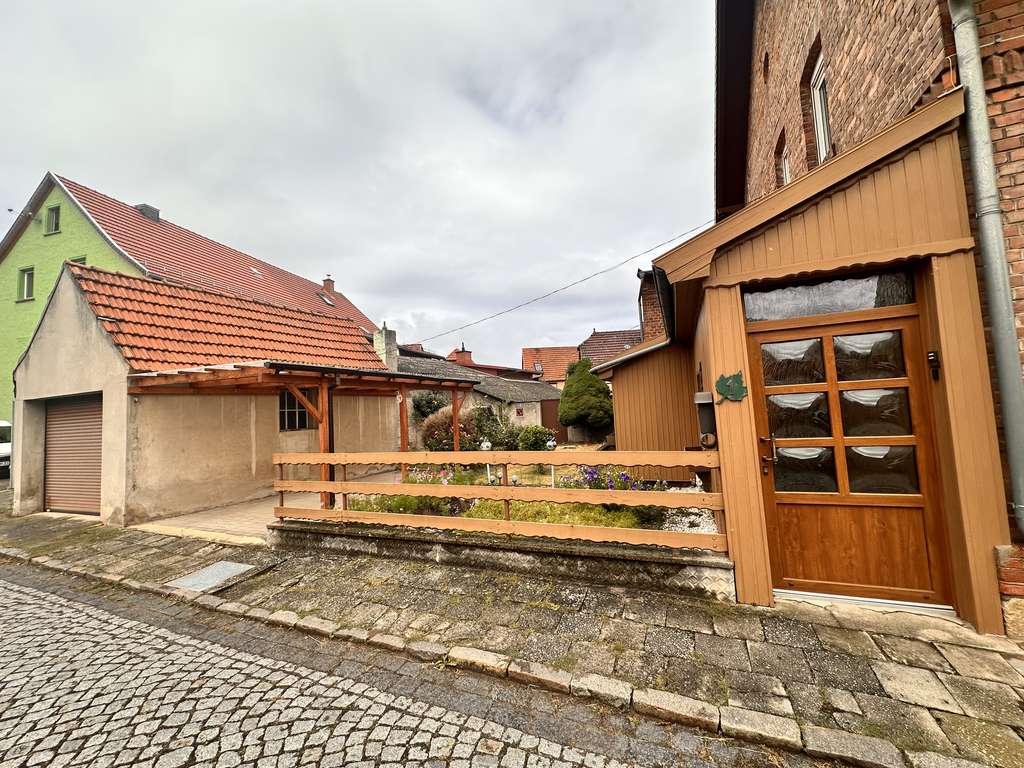 Immobilie in An der Schmücke - Gepflegtes Einfamilienhaus mit 6 Zimmern und Nebengelass für Hobby und Freizeit in Oberheldrungen - Bild 2